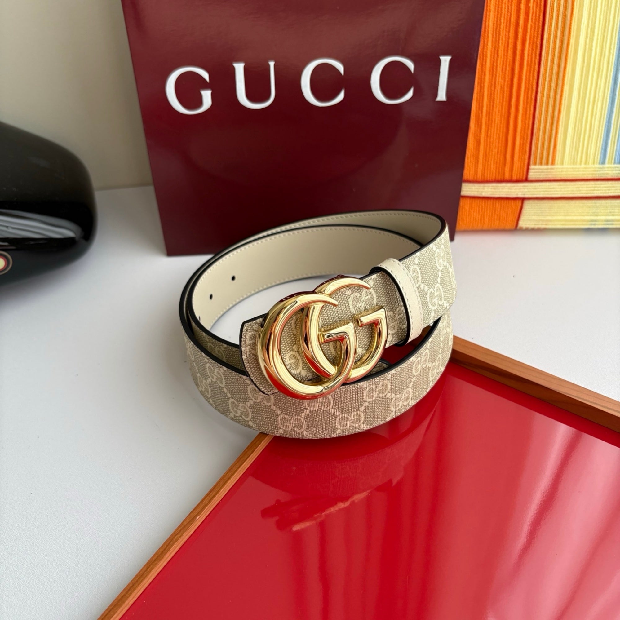 Gucci Men's Wide Leather Belt — Classic GG Buckle