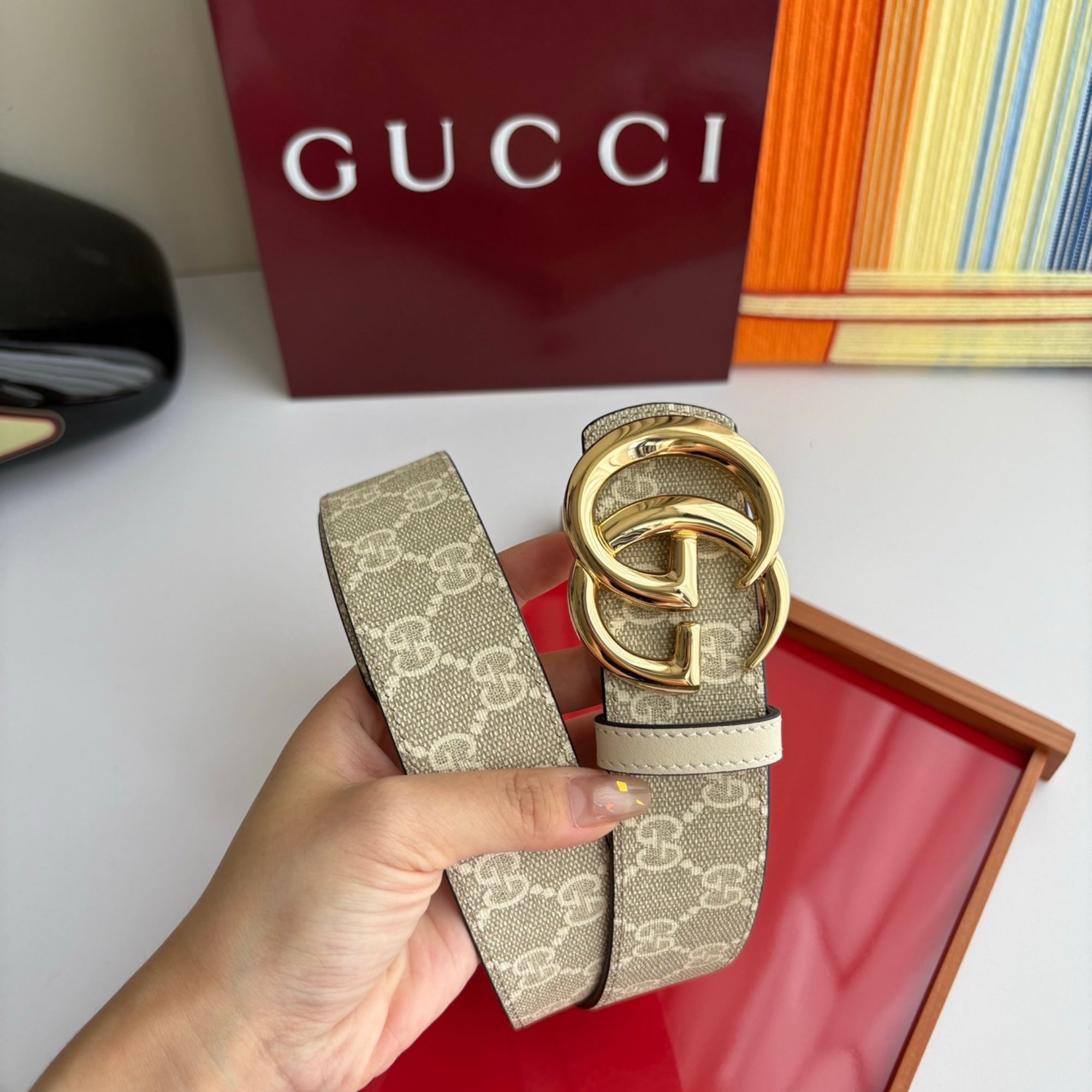 Gucci Men's Wide Leather Belt — Classic GG Buckle