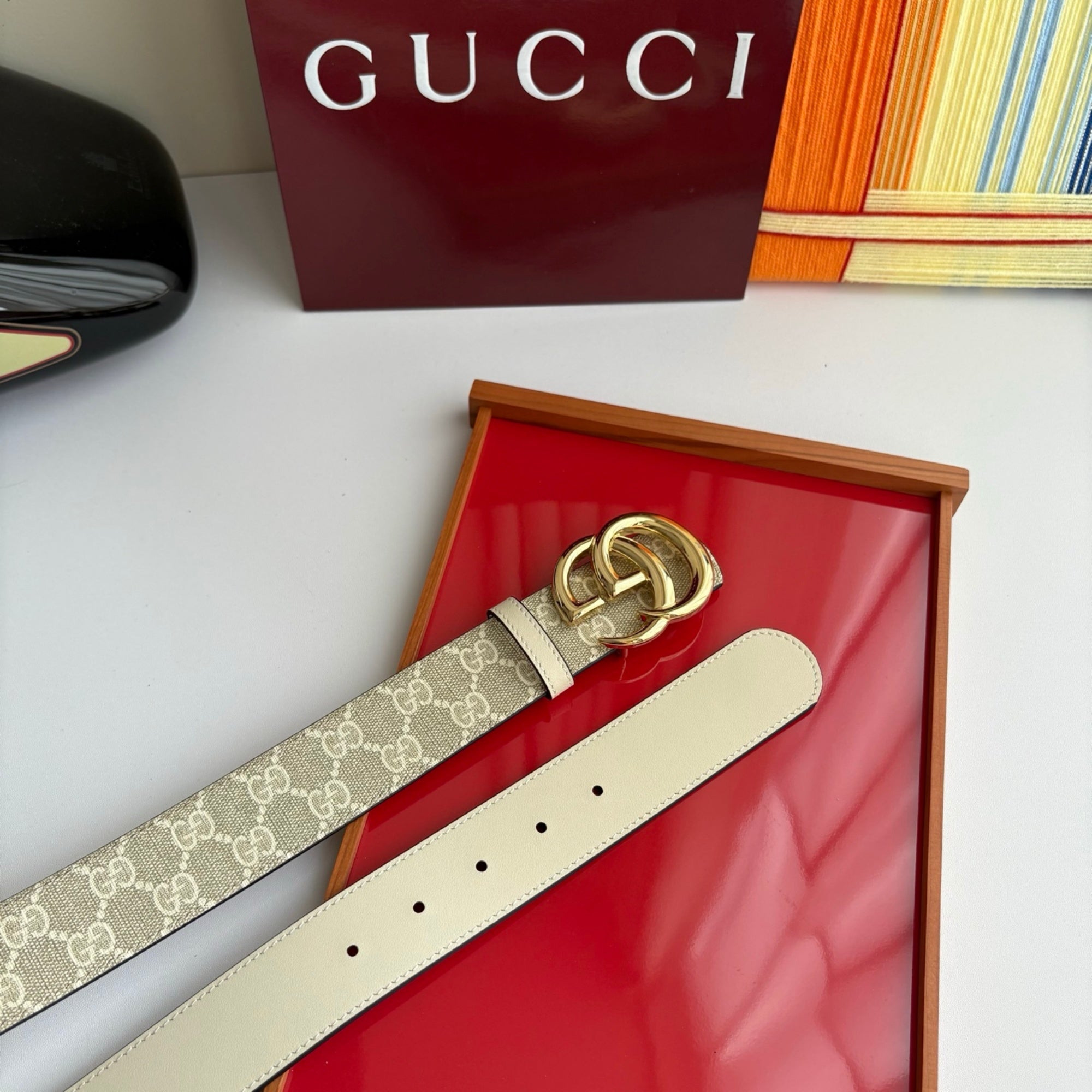 Gucci Men's Wide Leather Belt — Classic GG Buckle