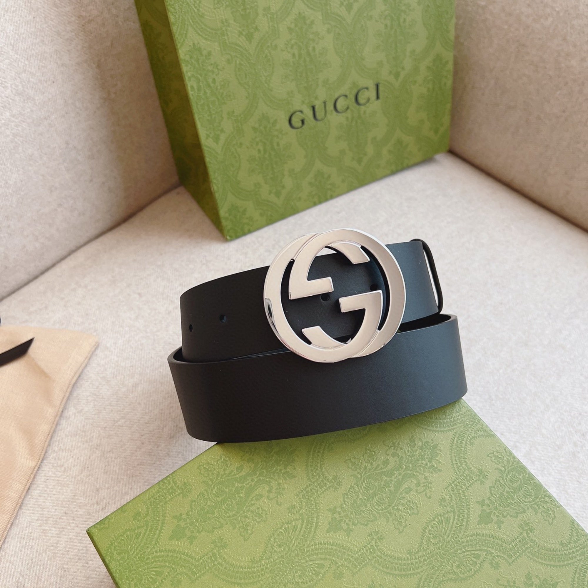 Gucci Men's Leather Belt — Classic GG Buckle