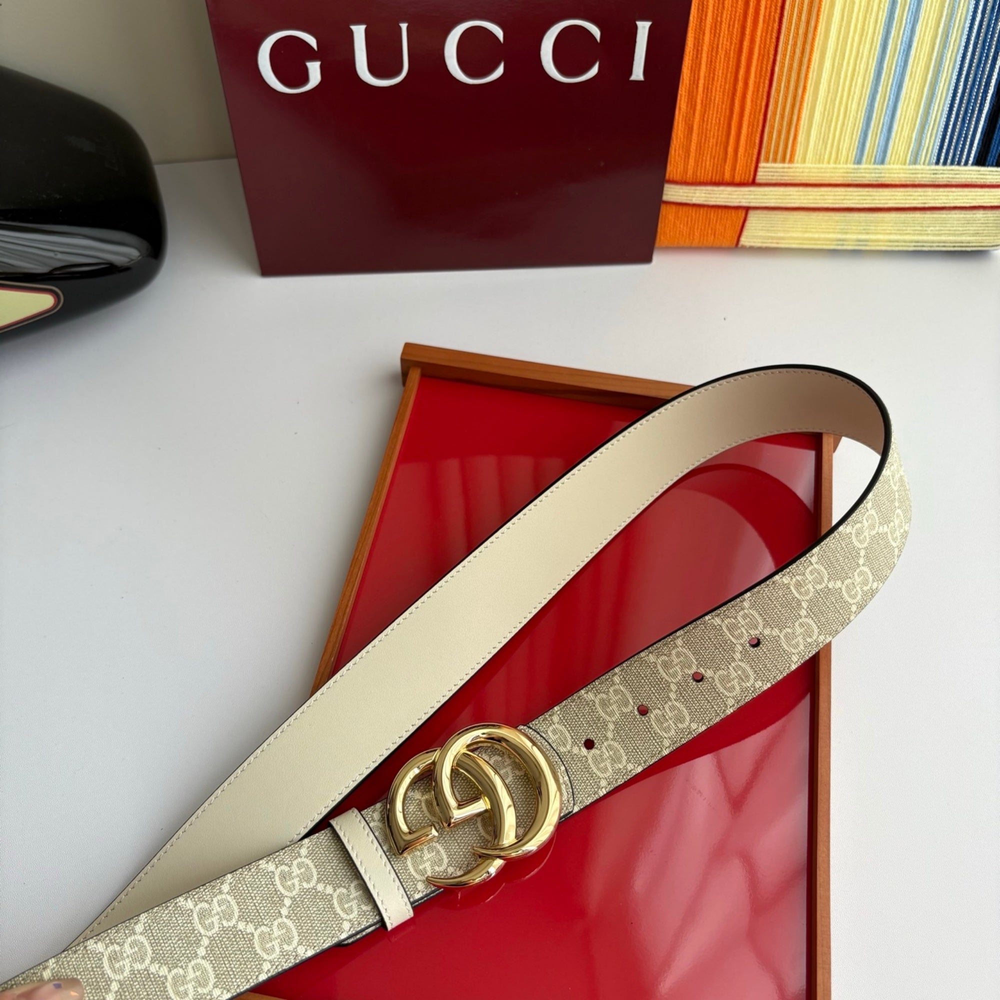 Gucci Men's Wide Leather Belt — Classic GG Buckle